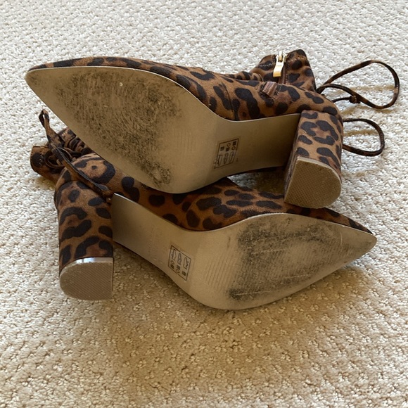 Leopard High Heel Curio Boots - Picture 4 of 4